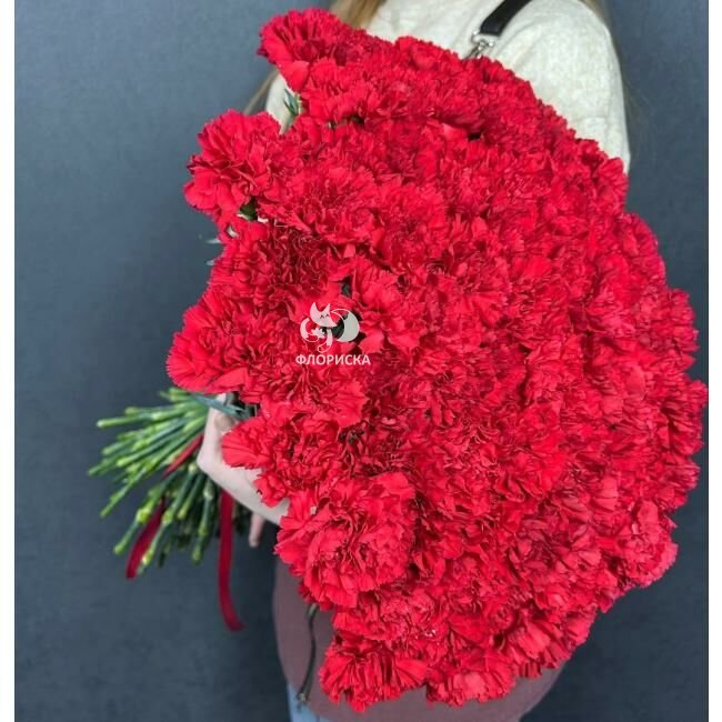 Букет с гвоздиками &laquo;80&raquo;