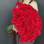 Букет с гвоздиками &laquo;80&raquo;