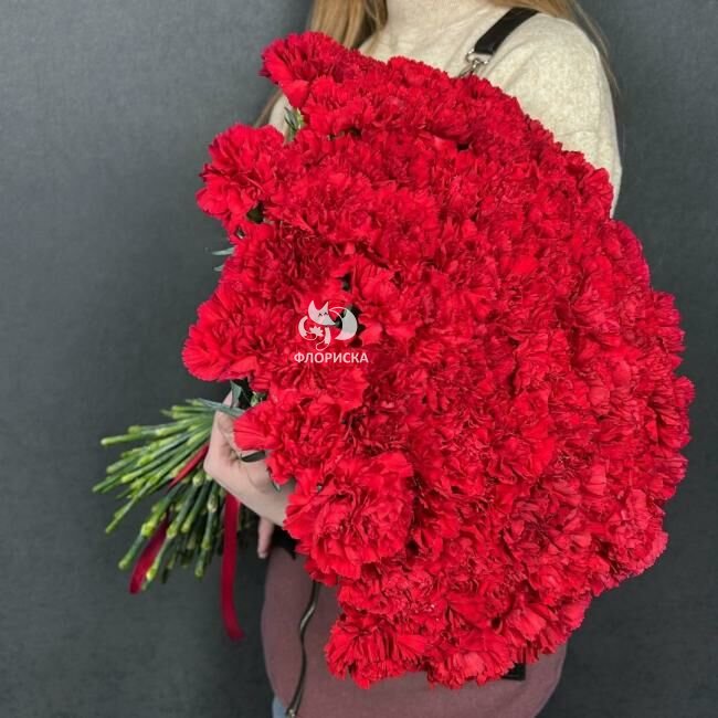 Букет с гвоздиками &laquo;80&raquo;