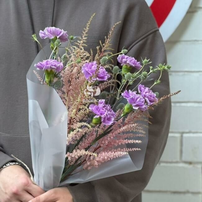 Букет из гвоздик &laquo;Ключик&raquo;