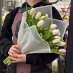 Букет из 15 белых тюльпанов &laquo;Сумерки&raquo;