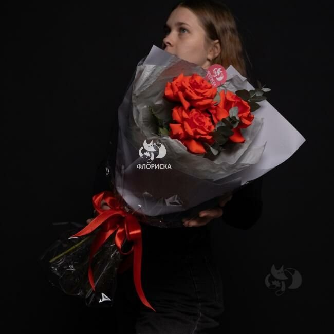 Букет из 3 французских роз &laquo;Самой лучшей Маме&raquo;