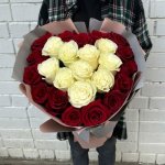 Букет с розами &laquo;Волшебство любви&raquo;