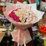 Букет с розами &laquo;Лове&raquo;