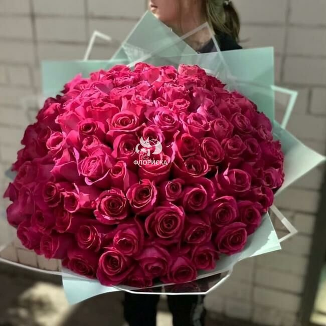 Букет с розами &laquo;Розоватый&raquo;&lrm;