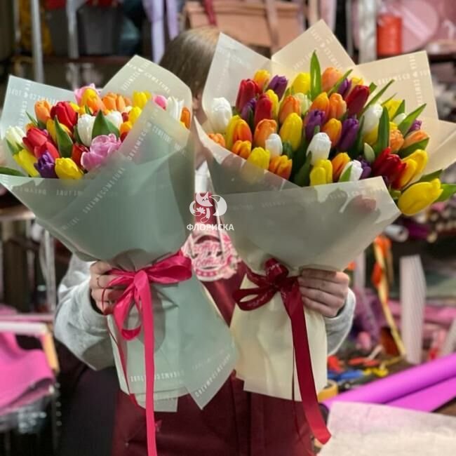 Два букета из 51 тюльпана &laquo;Цветной&raquo;