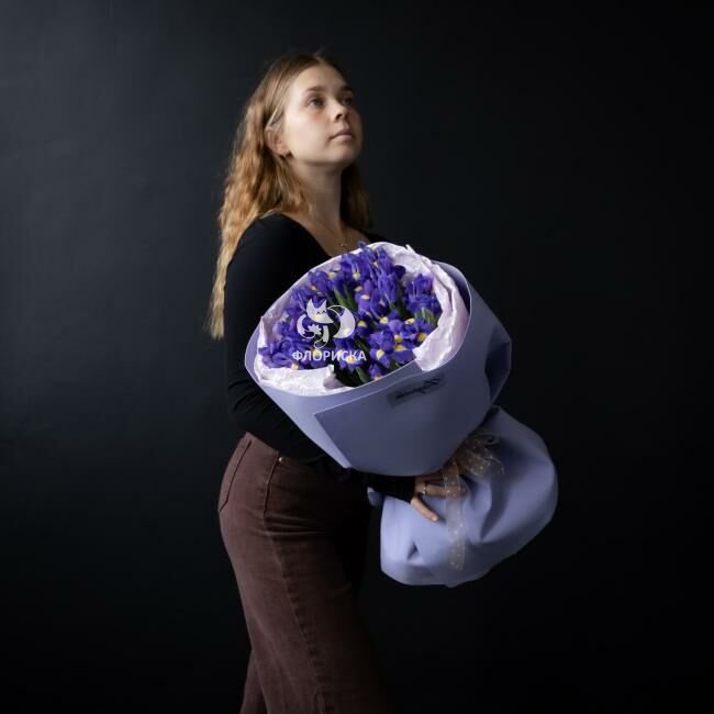 Букет с ирисами &laquo;Ириска&raquo;