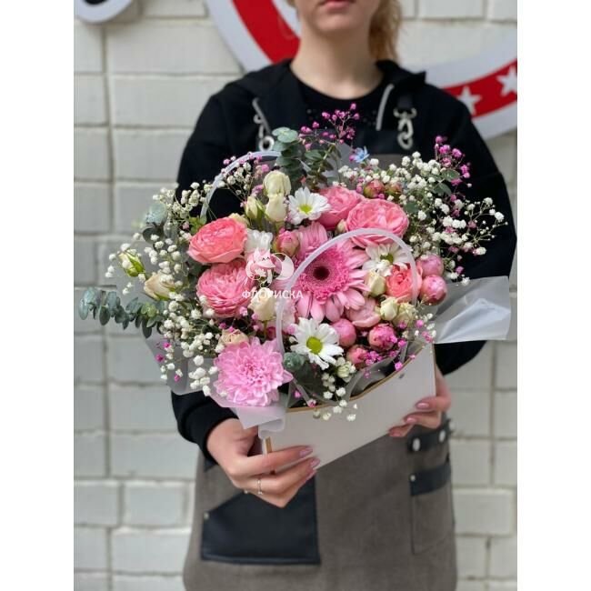 Цветы в корзине &laquo;Большая&raquo;