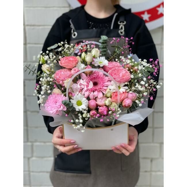 Цветы в корзине &laquo;Большая&raquo;