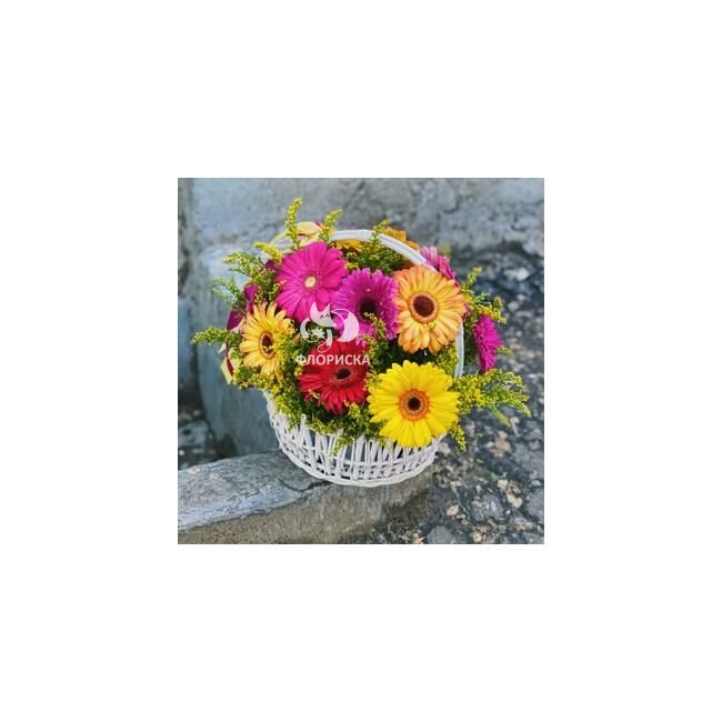 Цветы в корзине &laquo;Герберка&raquo;