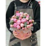 Цветы в корзине &laquo;Светлый&raquo;