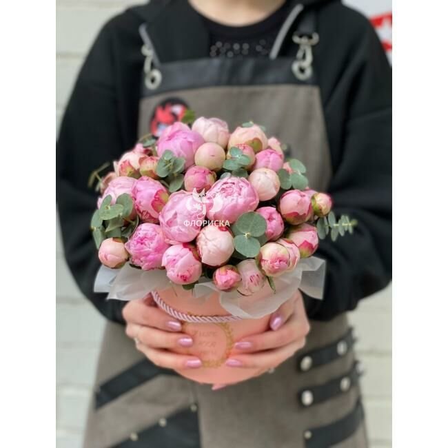 Цветы в корзине &laquo;Светлый&raquo;