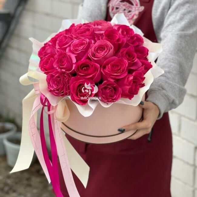 Розы в коробке &laquo;Лучик&raquo;