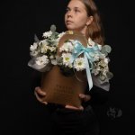 Цветы в сумке  &laquo;Яркий момент&raquo;