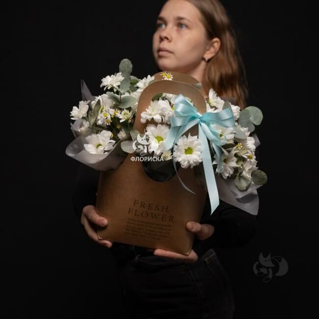 Цветы в сумке  &laquo;Яркий момент&raquo;