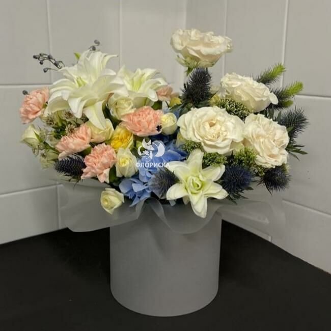 Цветы в коробке  &laquo;Любимая и нежная&raquo;