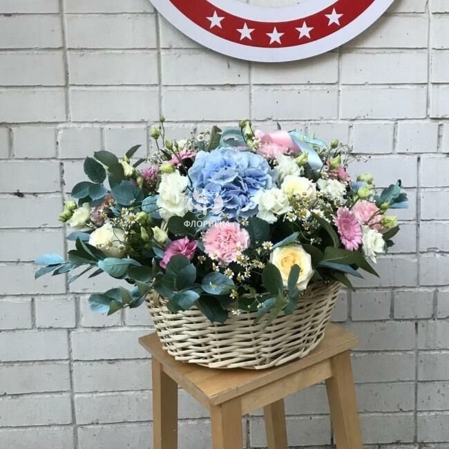 Цветы в корзине &laquo;Летние деньки&raquo;
