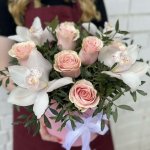 Цветы в коробке &laquo;Нотки любви&raquo;