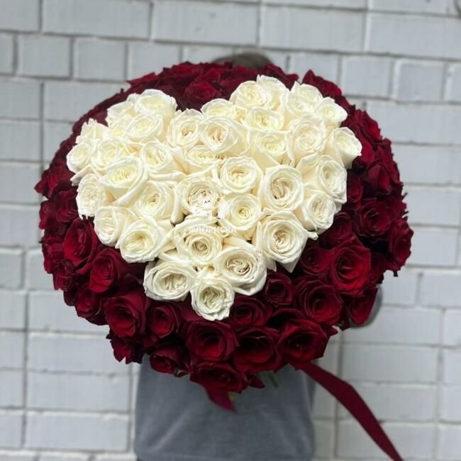 Букет с розами &laquo;Мое сердце с тобой&raquo;