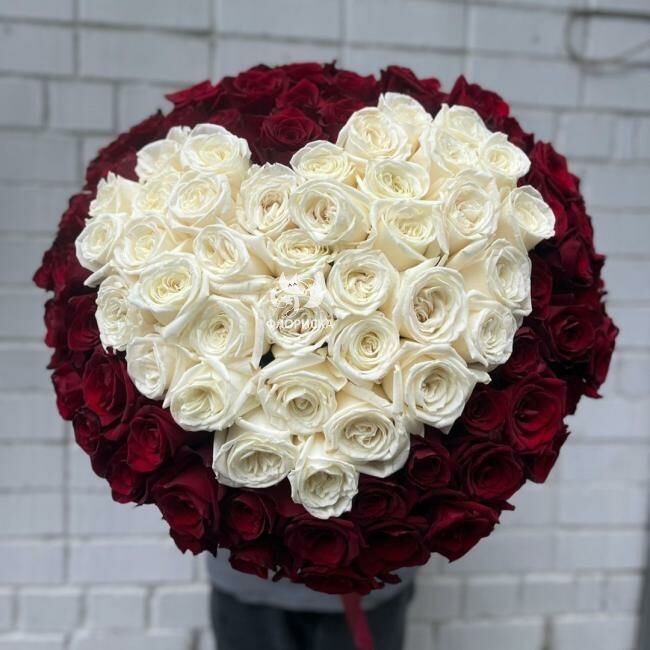 Букет с розами &laquo;Мое сердце с тобой&raquo;