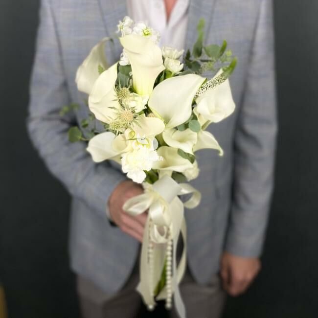 Букет невесты с каллами &laquo;Элегантность&raquo;