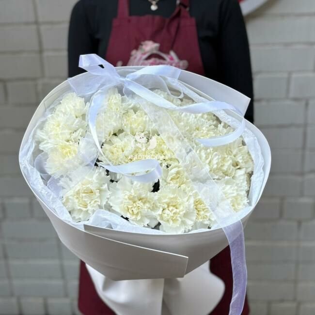 Букет из 25 белых гвоздик &laquo;Мечта&raquo;