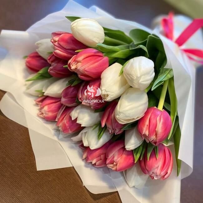 Букет с тюльпанами &laquo;Амур&raquo;