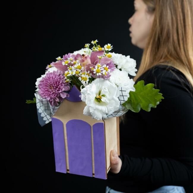 Цветы в ящике &laquo;Классному руководителю&raquo;