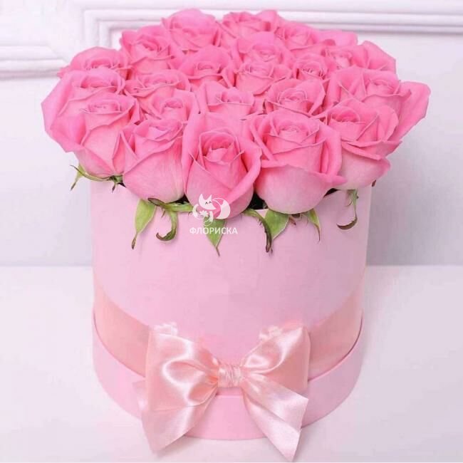 Цветы в коробке  &laquo;Розовый сюрприз&raquo;