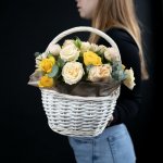 Цветы в корзине &laquo;Светлое будущее&raquo;