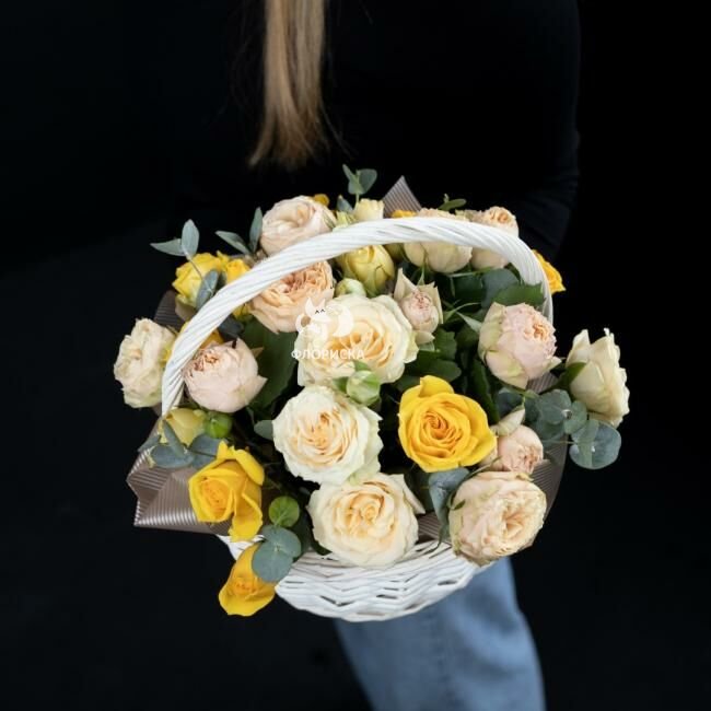 Цветы в корзине &laquo;Светлое будущее&raquo;
