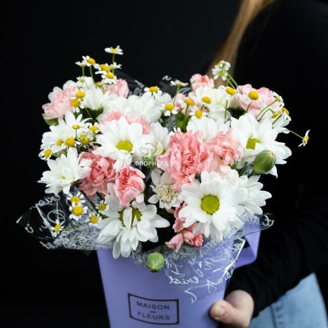 Цветы в коробке  &laquo;Стелла&raquo;