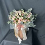 Цветы в коробке &laquo;Царица&raquo;