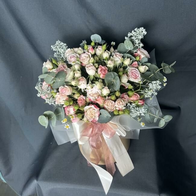 Цветы в коробке &laquo;Царица&raquo;