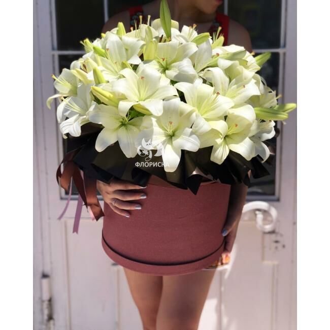 Цветы в коробке &laquo;Лучший&raquo;&lrm;