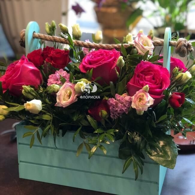 Цветы в корзине &laquo;Весеннее настроение&raquo;