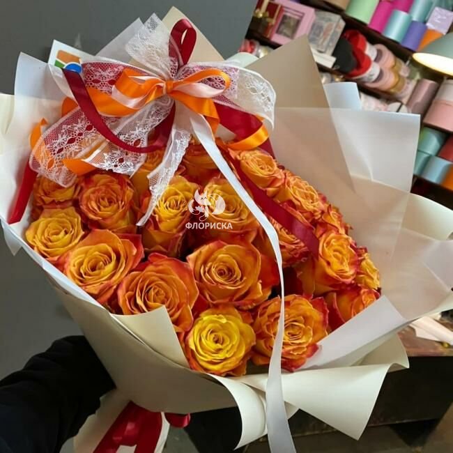 Букет с розами &laquo;Рыжик&raquo;