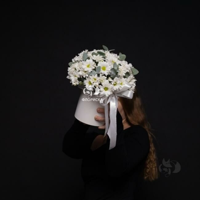 Цветы в коробке &laquo;Белоснежность&raquo;