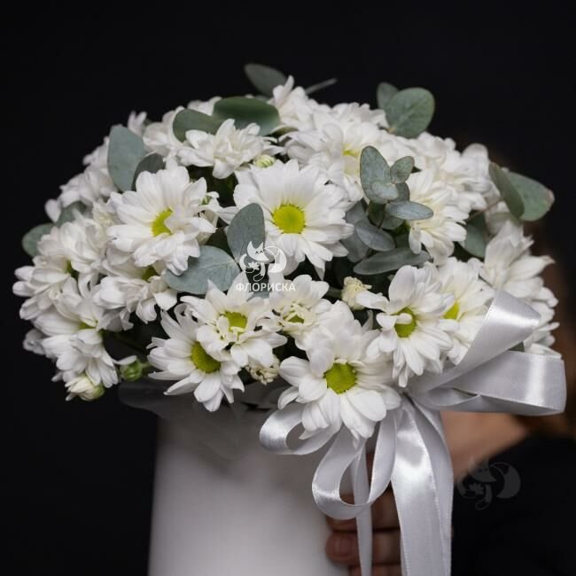 Цветы в коробке &laquo;Белоснежность&raquo;