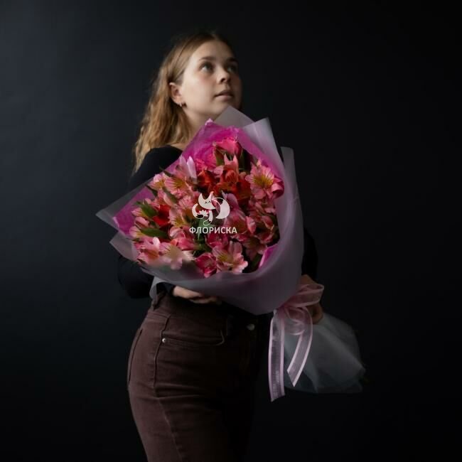 Букет с альстромериями &laquo;Заботливой моей&raquo;