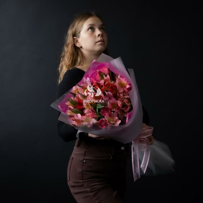 Букет с альстромериями &laquo;Заботливой моей&raquo;