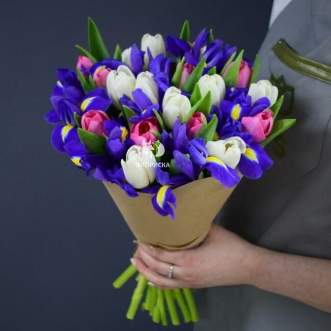 Сборный букет &laquo;Вечно красивая&raquo;